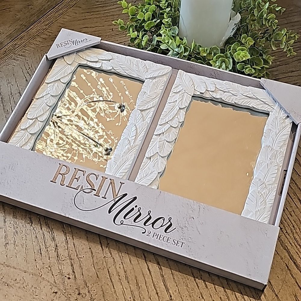 White Mirror 2 piece set NWT white leaf Resin
